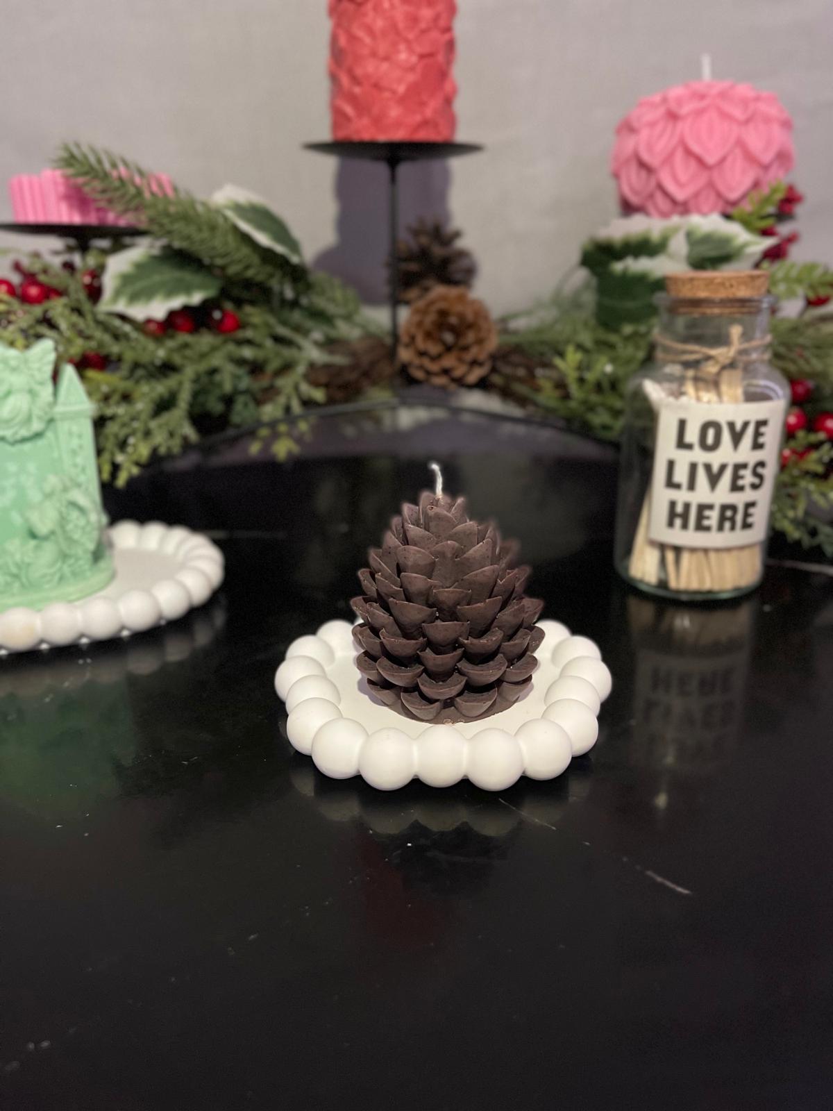 Pinecone by A & G Candles